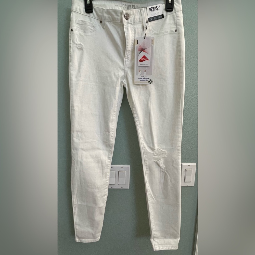 Rewash Brand size 9 Joey distressed Ultra Stretch Classic Rise Jegging in white